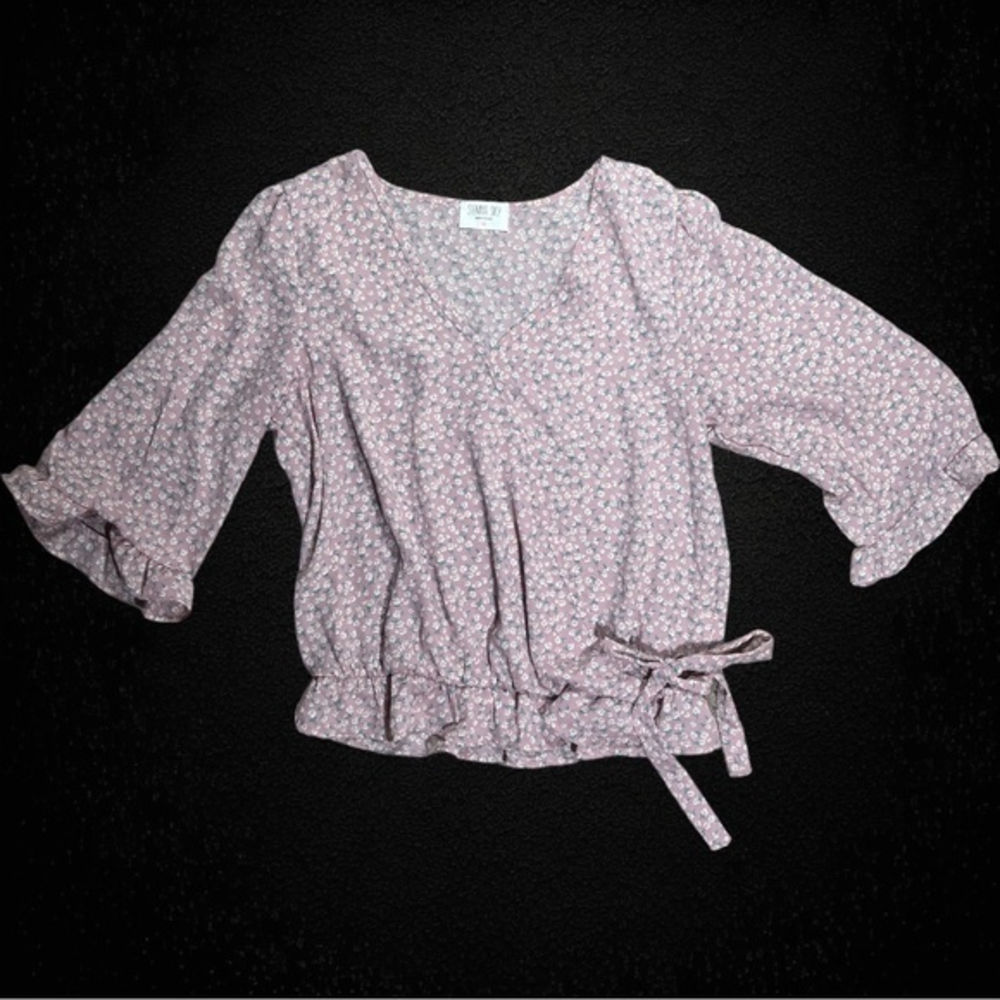 Sienna Sky Women's Size‎ Medium Floral Blouse
